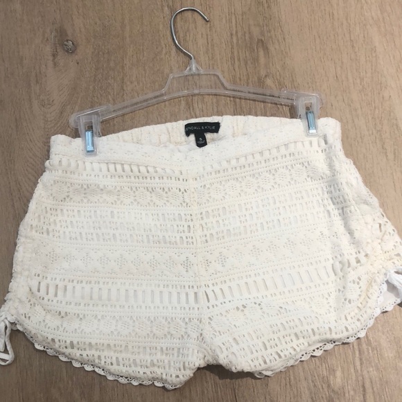 Knitted White Shorts - Picture 1 of 2
